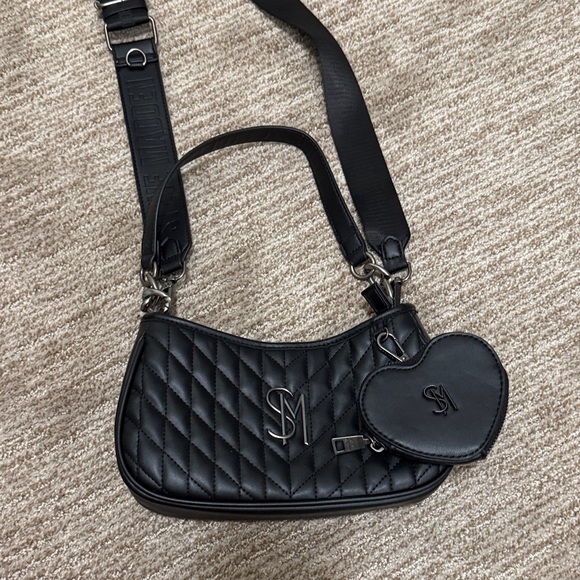 Steve Madden Black Quilted Shoulder Bag with Heart Pouch - Picture 1 of 1